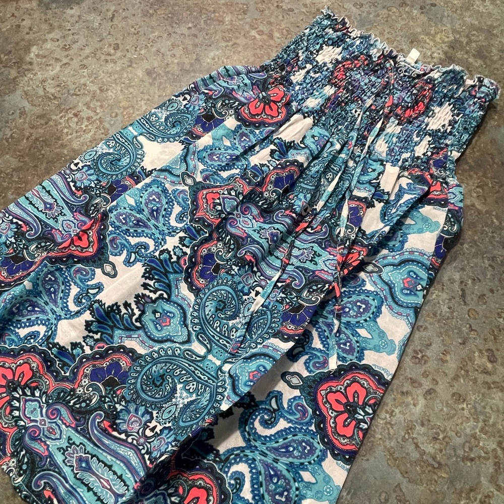Cotton summer dress. One size . Fits like a medium but stretches